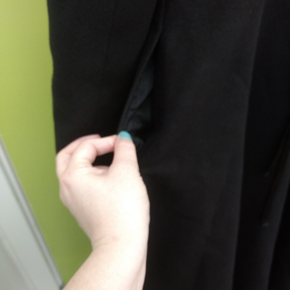 High-low fitted winter coat. - Picture 2 of 6